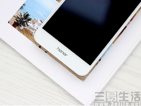 智者-新闻稿-荣耀畅玩5A-5.5英寸大屏699元起售 荣耀畅玩5A 逆势进阶749.jpg